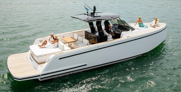 43' Pardo Hamptons Boat Rental