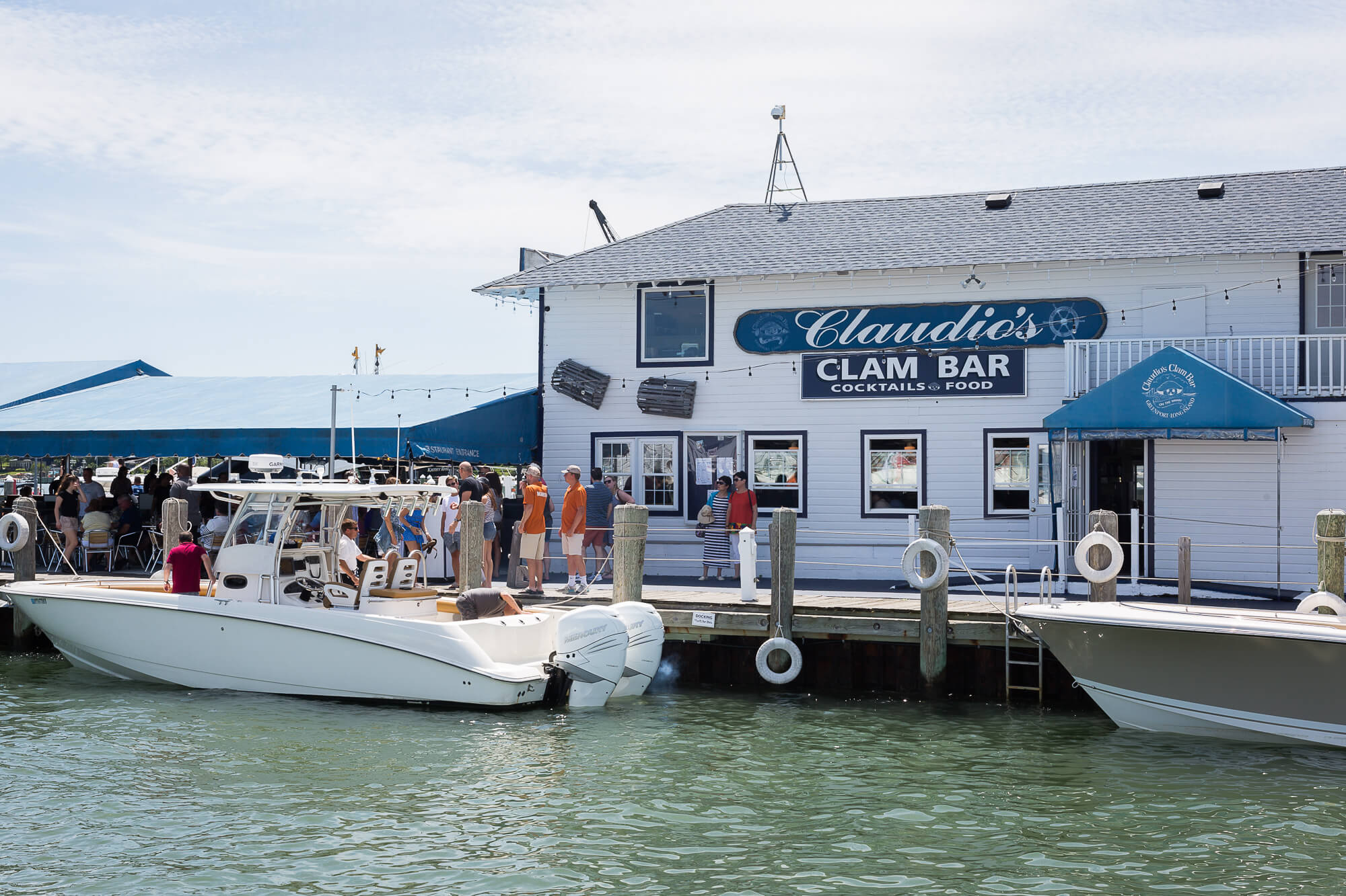 hampton yacht club restaurant